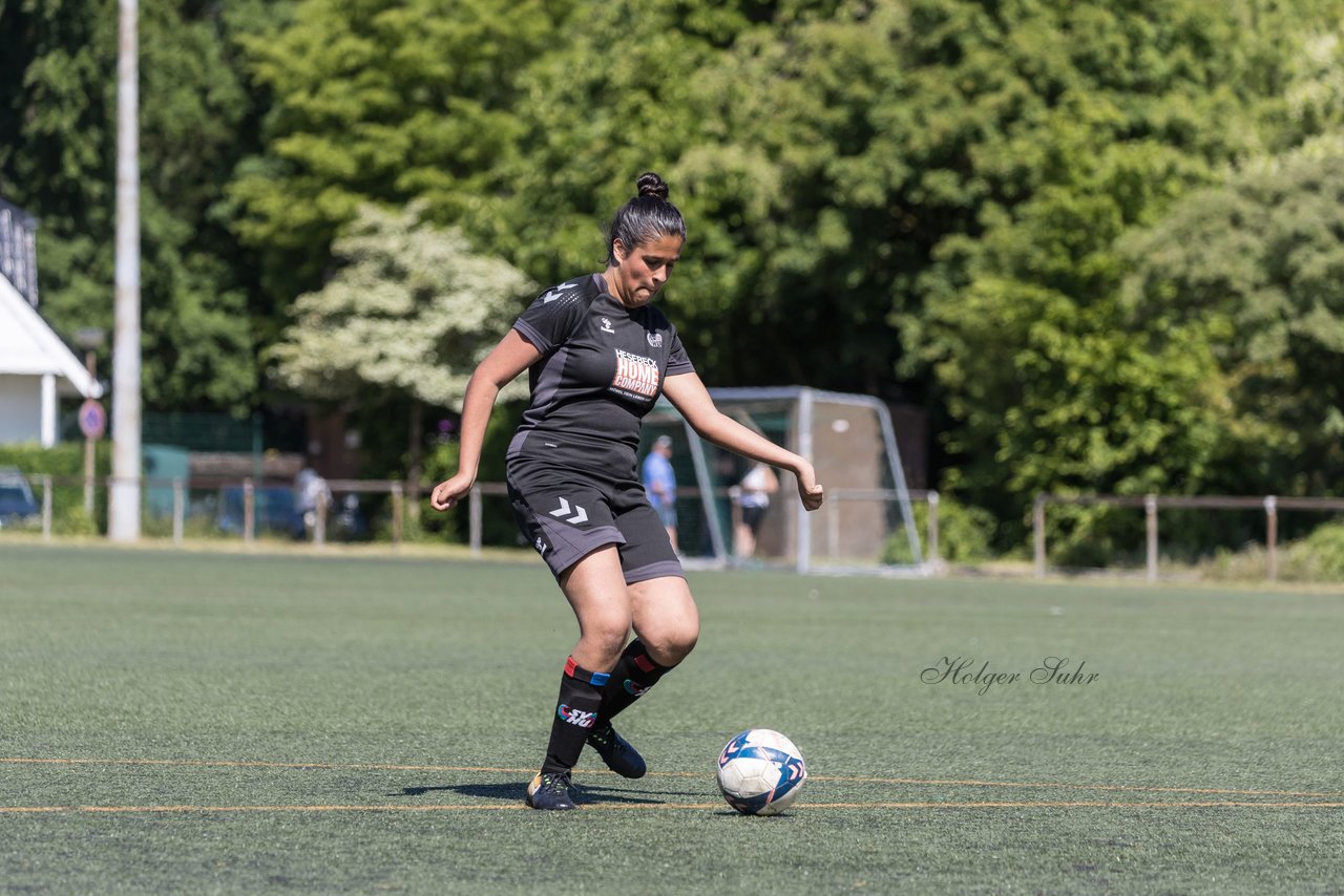 Bild 92 - wBJ SV Henstedt Ulzburg - TuS Rotenhof : Ergebnis: 12:0